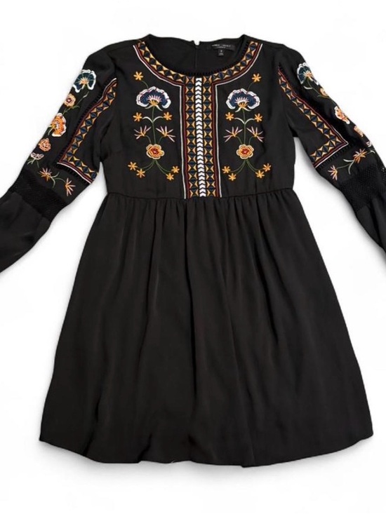 Romeo & Juliet Couture Dresses & Skirts - Romeo & Juliet Couture Black Dress with Multicolor Embroidery